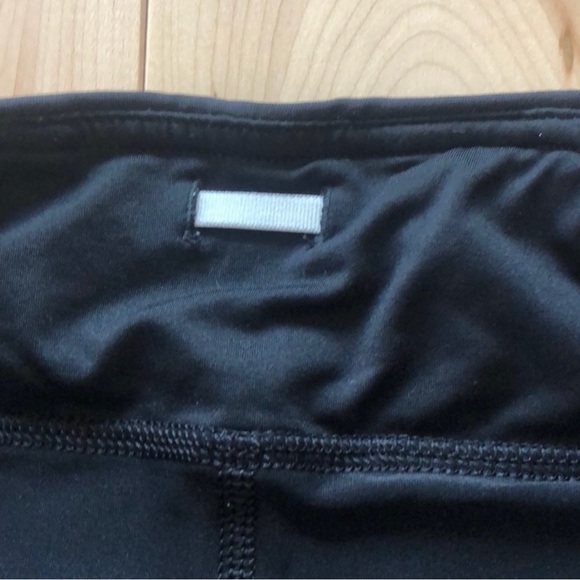 Lululemon Athletica Black and Gray Running Skirt - Picture 4 of 5